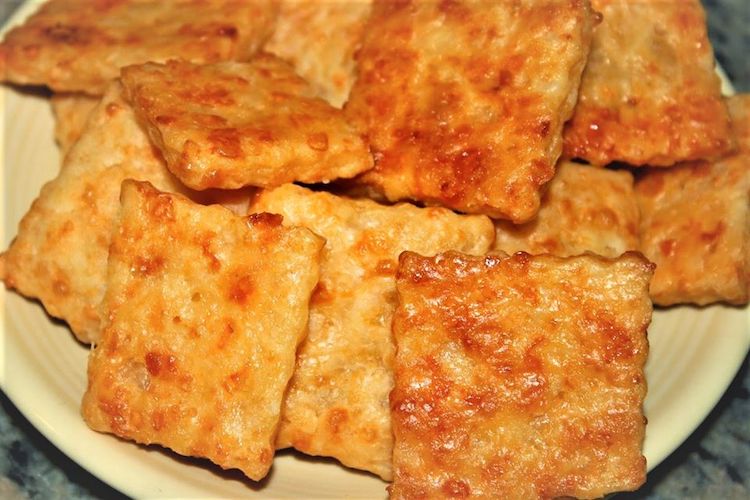 Garlic-Asiago Cheese Crackers